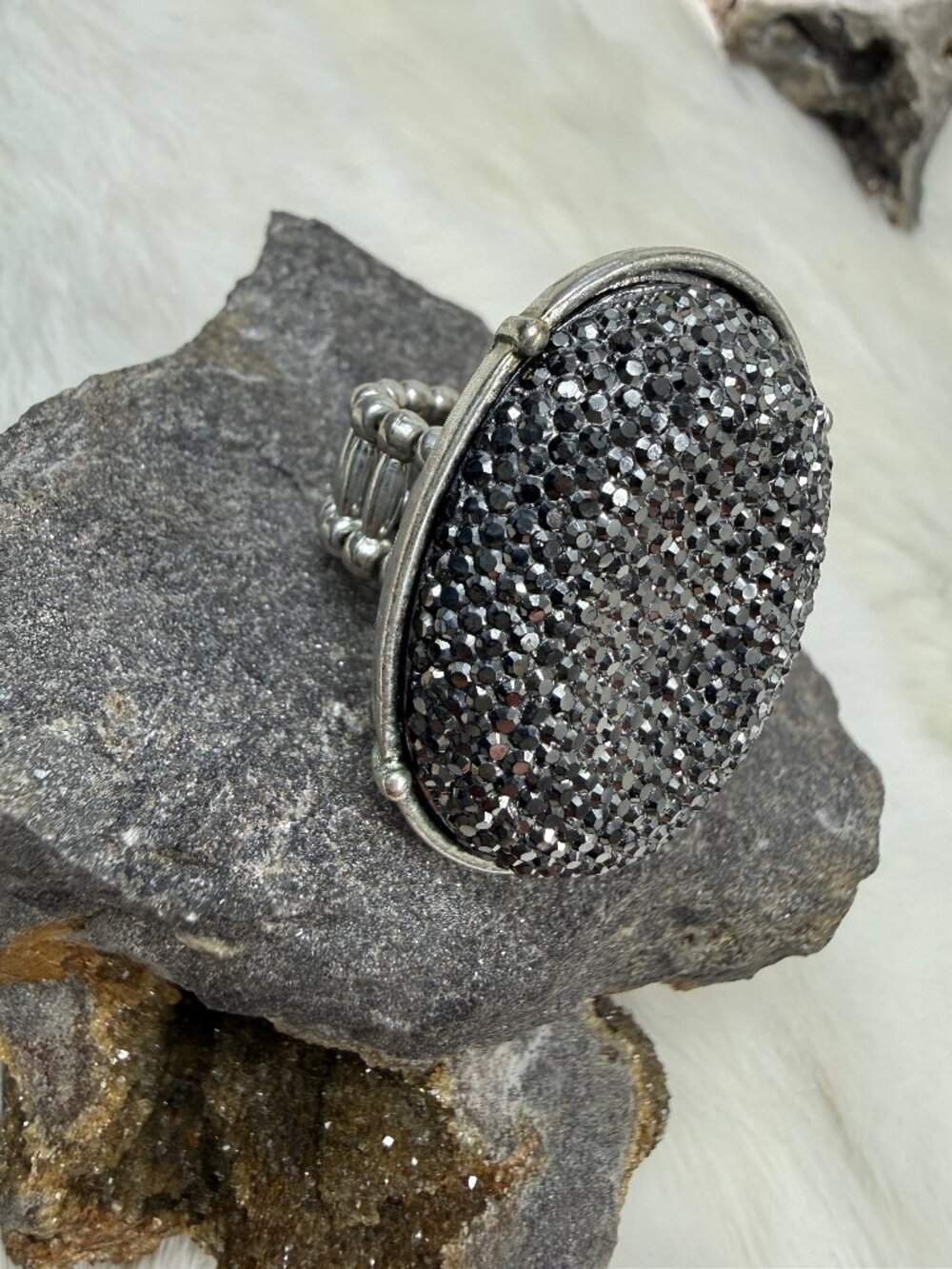 Gray Rhinestone Oval Silver Tone Stretch Ring Size 9.25